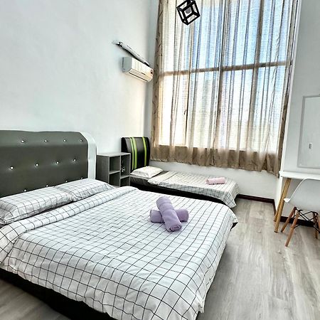Springfield 3-Storey Cheerful Townhouse #Yoyo Homestay SDK Exterior photo