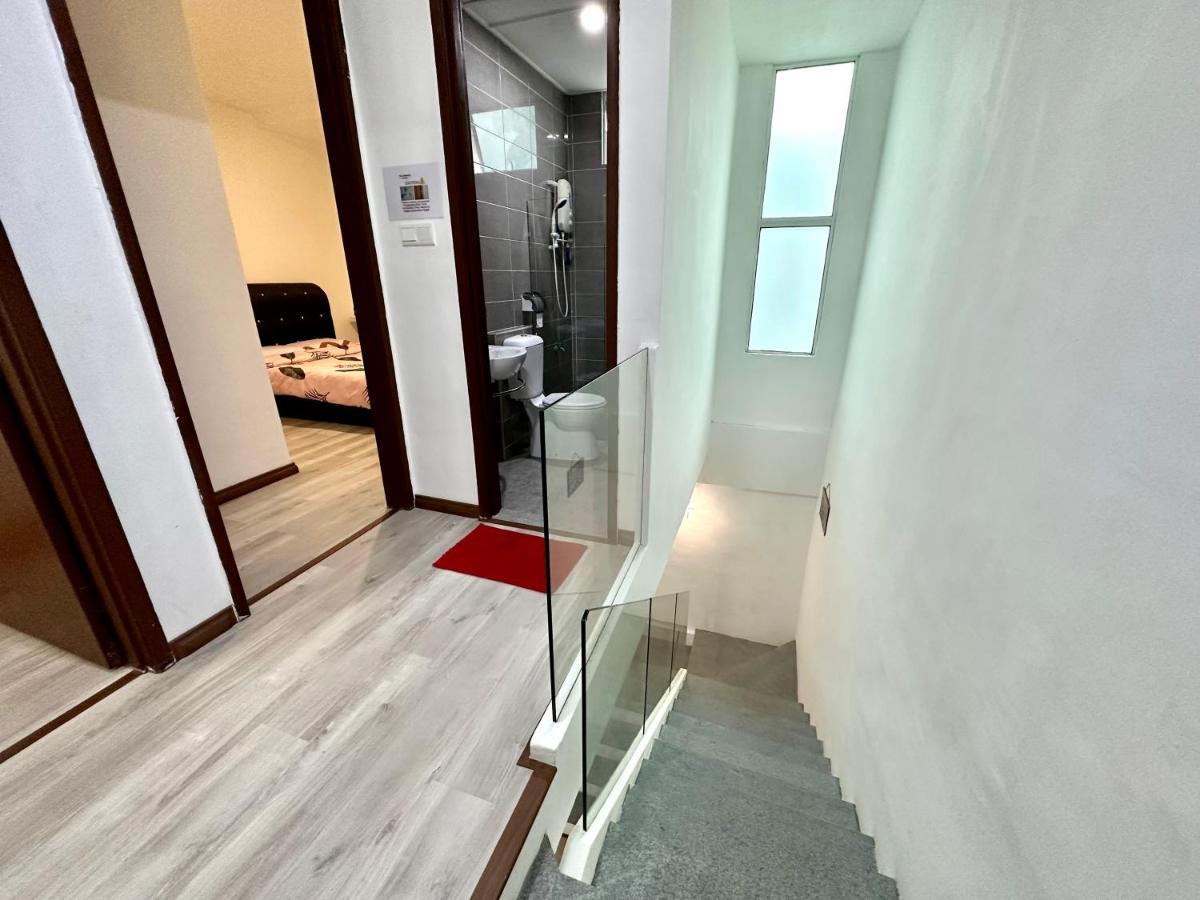 Springfield 3-Storey Cheerful Townhouse #Yoyo Homestay SDK Exterior photo