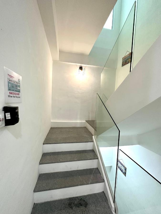Springfield 3-Storey Cheerful Townhouse #Yoyo Homestay SDK Exterior photo