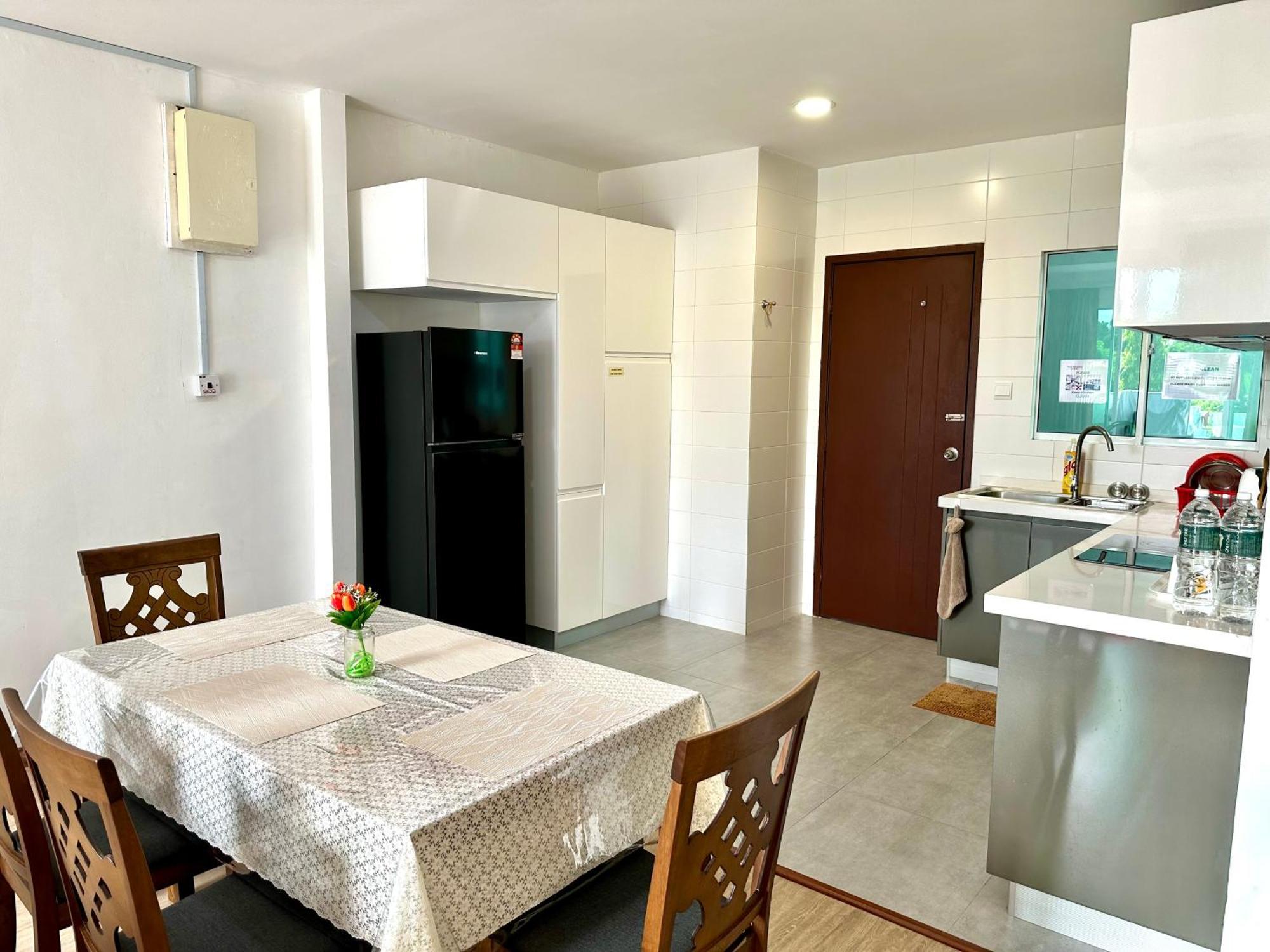 Springfield 3-Storey Cheerful Townhouse #Yoyo Homestay SDK Exterior photo